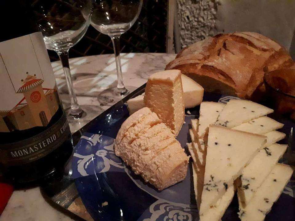 La Cuevona De Lugo Séjour à la campagne *